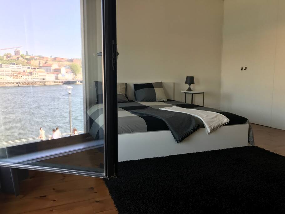 Quarto / Vista de Rio