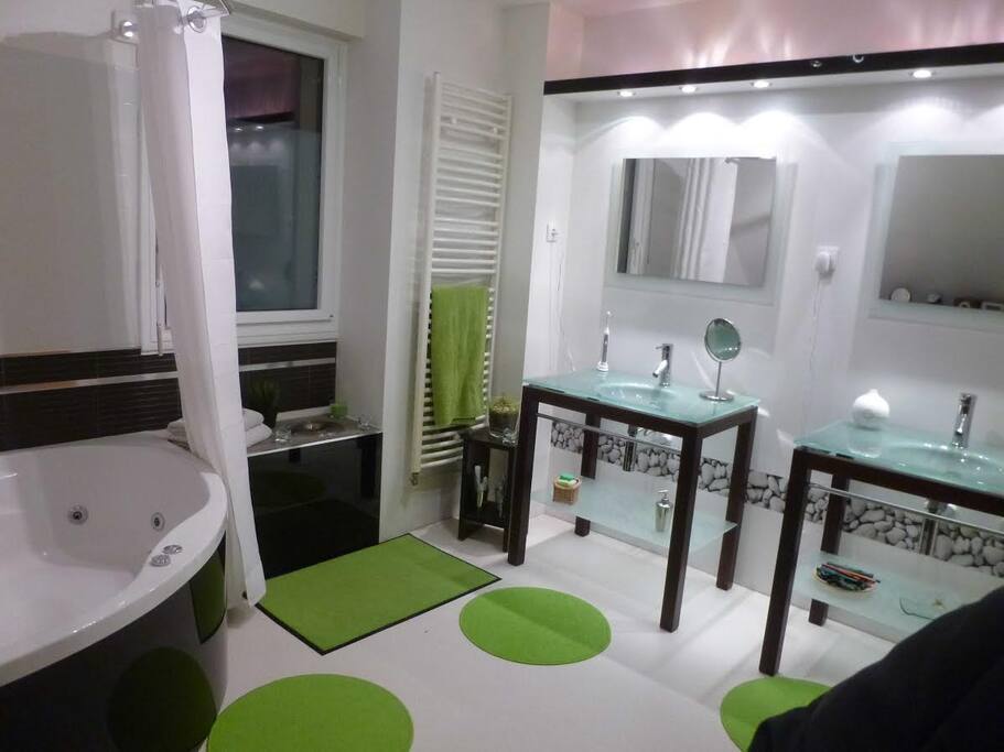 Salle de bain partagée