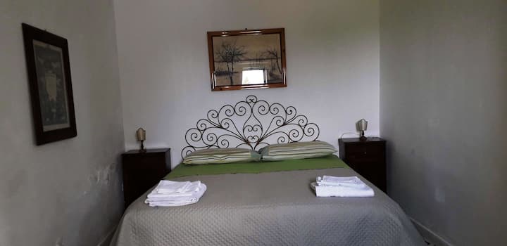 Სამი საძინებლიდან ერთ-ერთი სახლში