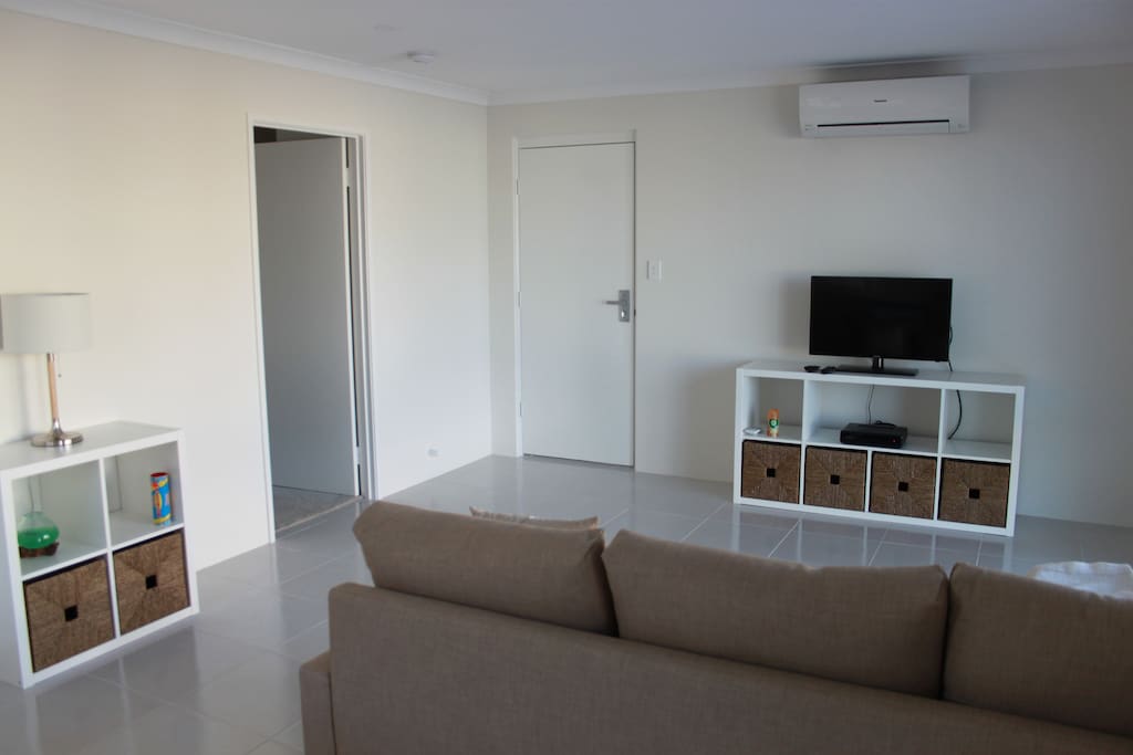 Airconditioned, Foxtel and high speed wifi