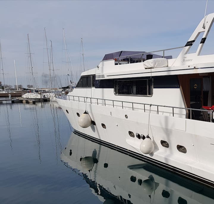 Twin Cabin With Private Bathroom On 25m Yacht S Boats For Rent In Pieta Malta