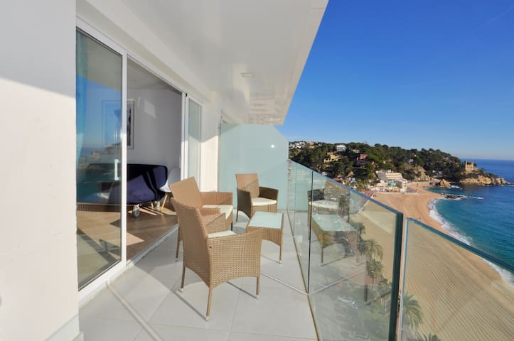 Apartment with a sea view, 50m from the beach, 14th floor