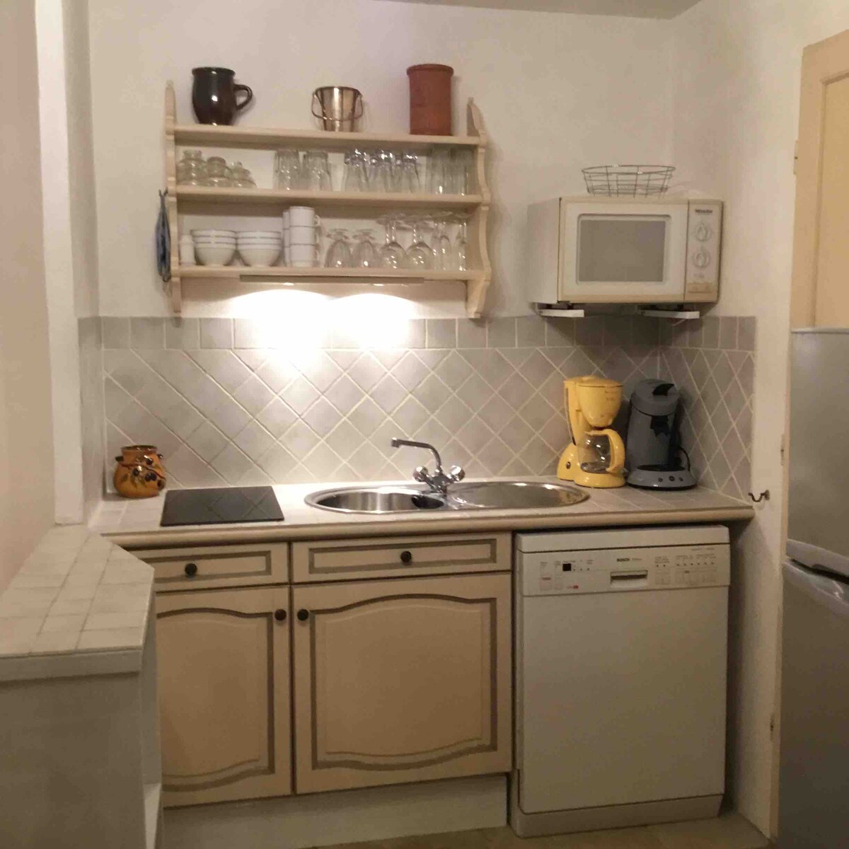 Airbnb performant: Studio /top of villa/air con/parking/sea 800 m/2 bikes à Rayol Canadel Sur Mer