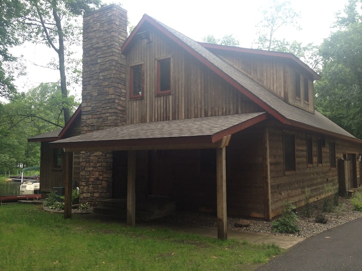 Spacious 4-BR Lake Cabin on Lake Mille Lacs