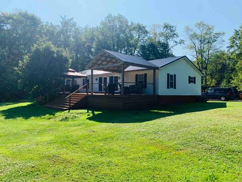 Private Waterfront Cottage mins from Ellicottville