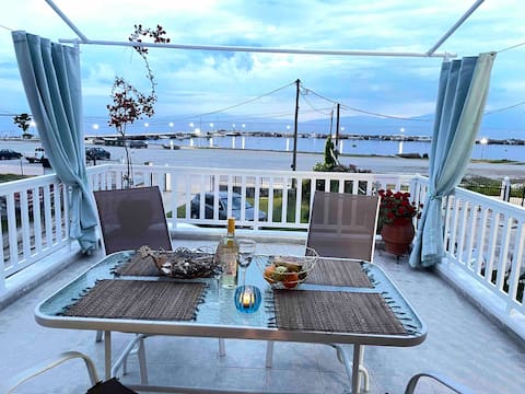 Sea view house next to clear blue water beaches