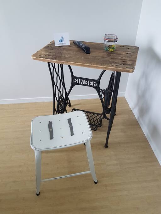 Table & Chair