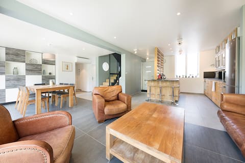 Top Airbnb: Exceptional Lovely house with Garden & Parking à Caluire Et Cuire