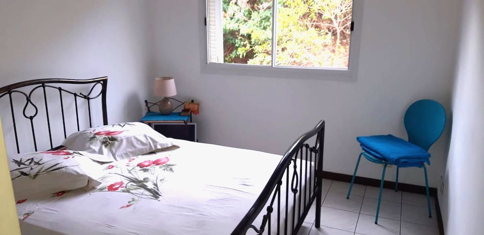 Chambre privée calme proche du centre ville 1 Bedroom, 1 Bathroom,  Apartment in Nouméa, New Caledonia