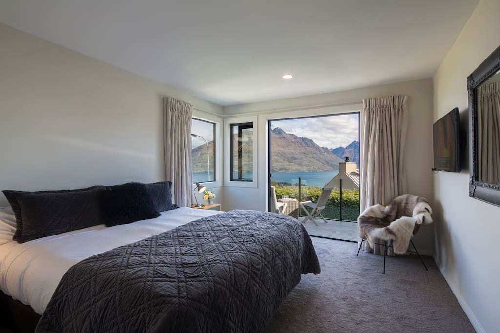 Honeymoon Suite