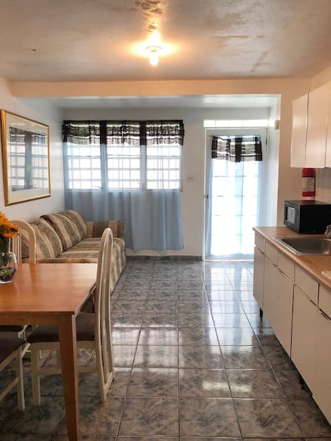 Apartamento tipo estudio en alquiler.