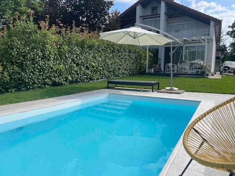 Csipichòka Lak with a pool