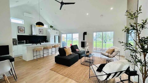 Villa Satomi- Ocean side Luxury rental