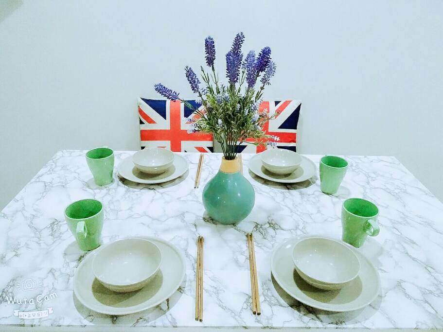 All dining ware provided