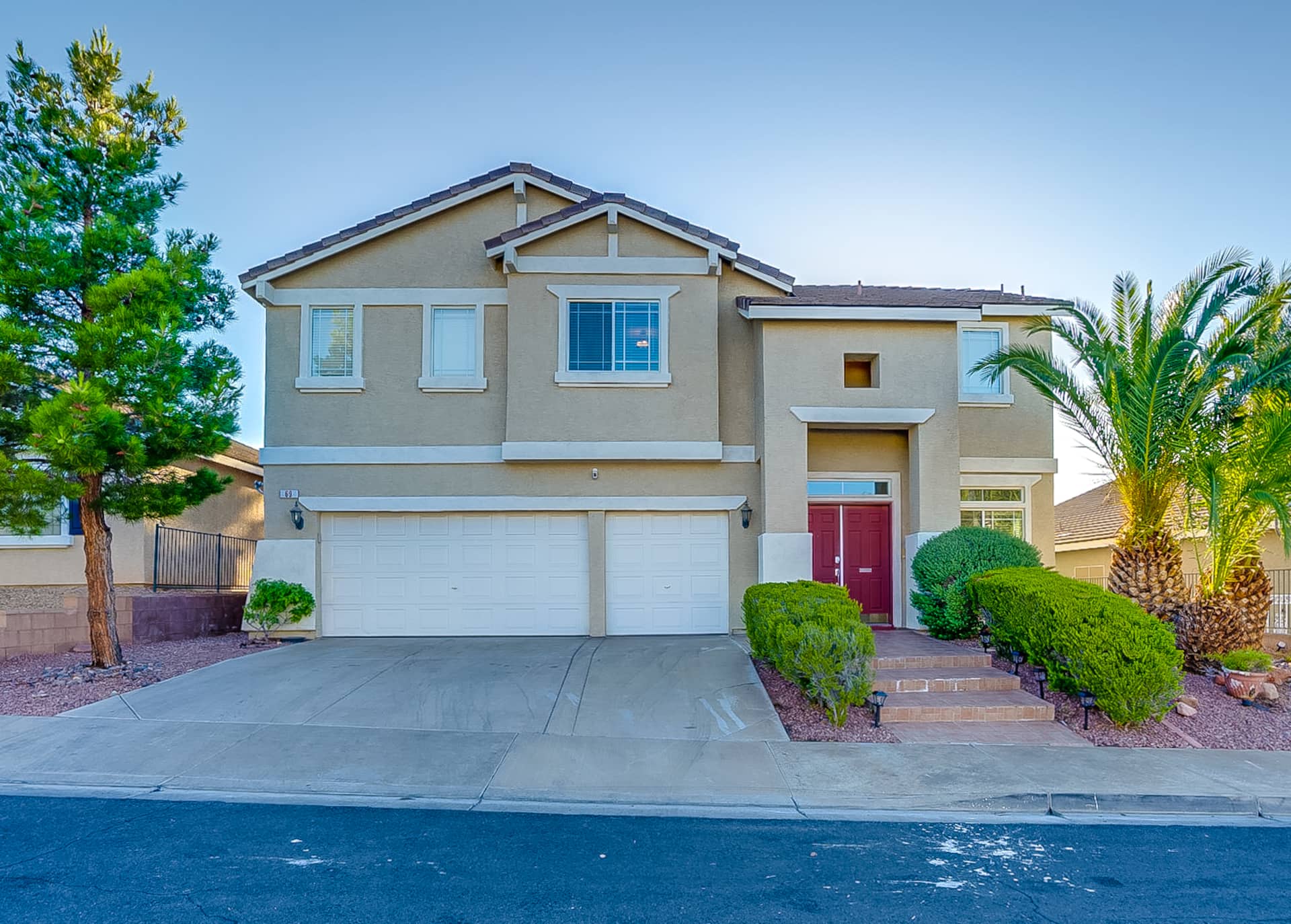 Vacation Ready 4 Bed/3 Bath with a Heated Pool & Spa — photo 2