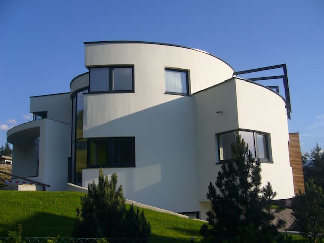 Chill with a panoramic view - R3 (DB/2SB)