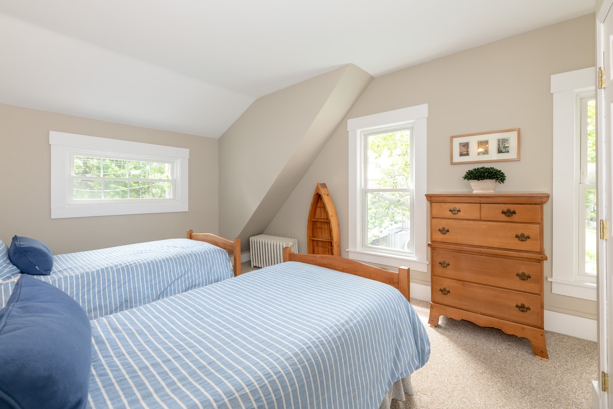 Bedroom 1 with two single beds