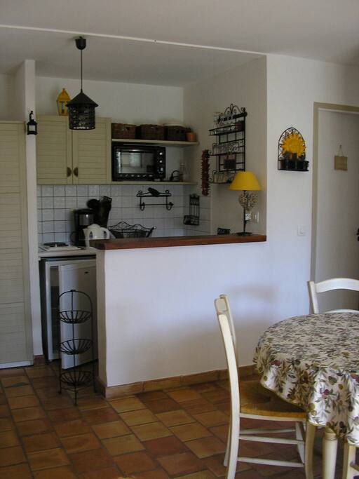 Bar et kitchenette