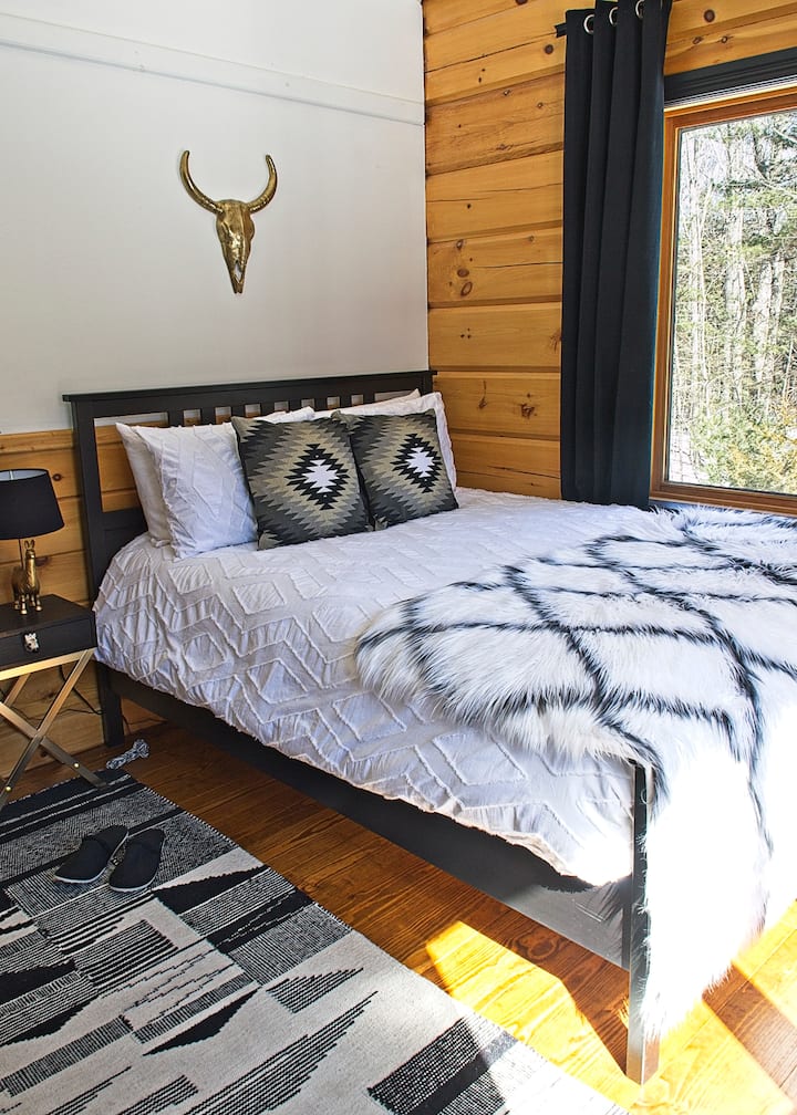 Guest Bedroom #1