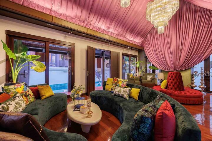 Sukhumvit 40 BTS Brand designer Private pool gallery image 5