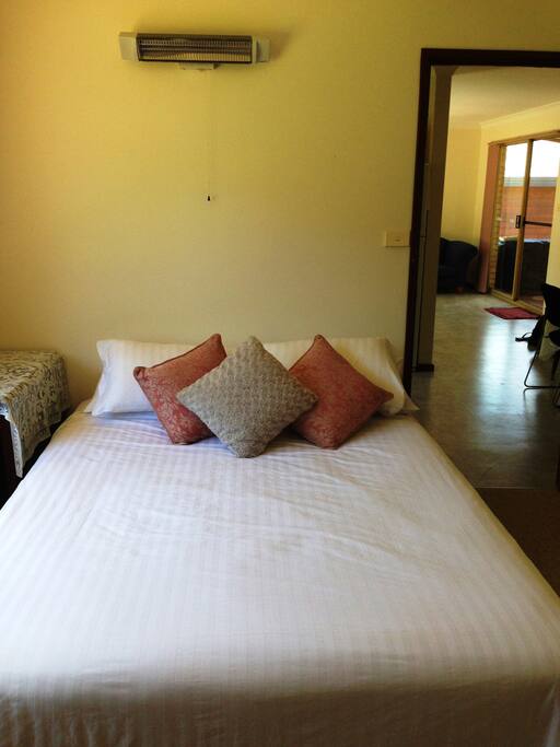Bedroom 1 (private ensuite)