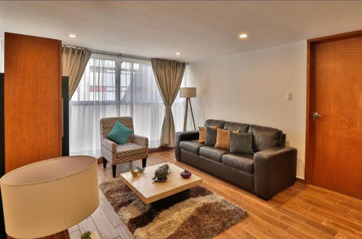 Living in La Roma 2 bedrooms perfectly located. gallery image 2