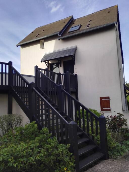 Arrivée à l'appartement (étage1 droite)