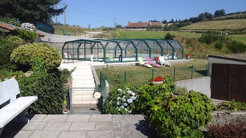 the roucher , typical Ardèche stone farm.