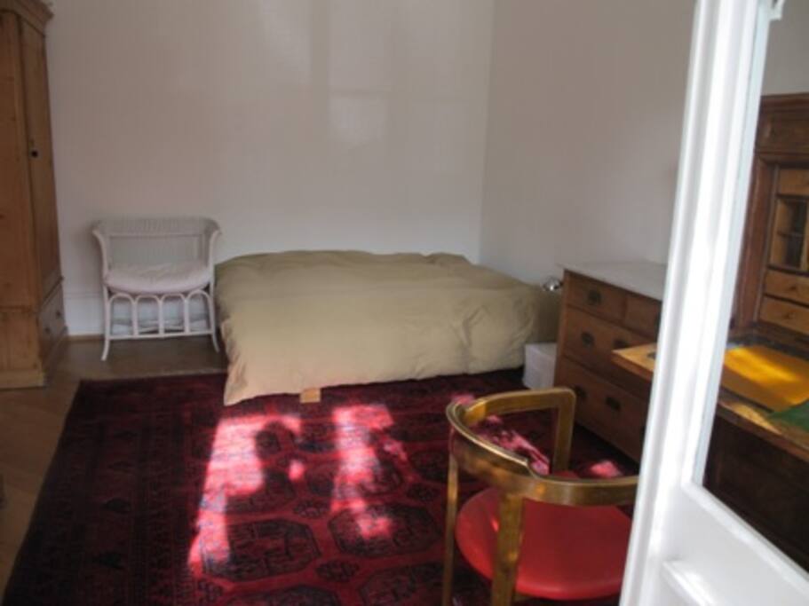 Bett (140 breit)