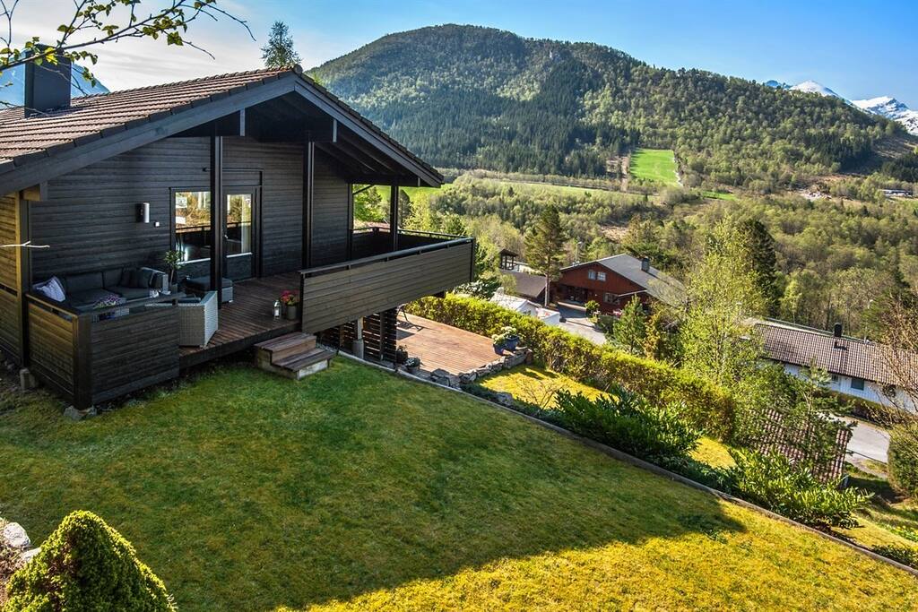 Garden and balcony