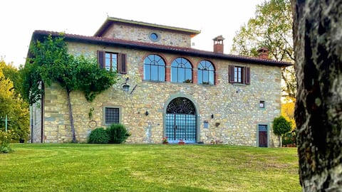 Beautiful farmhouse Villa, dating back to 1870