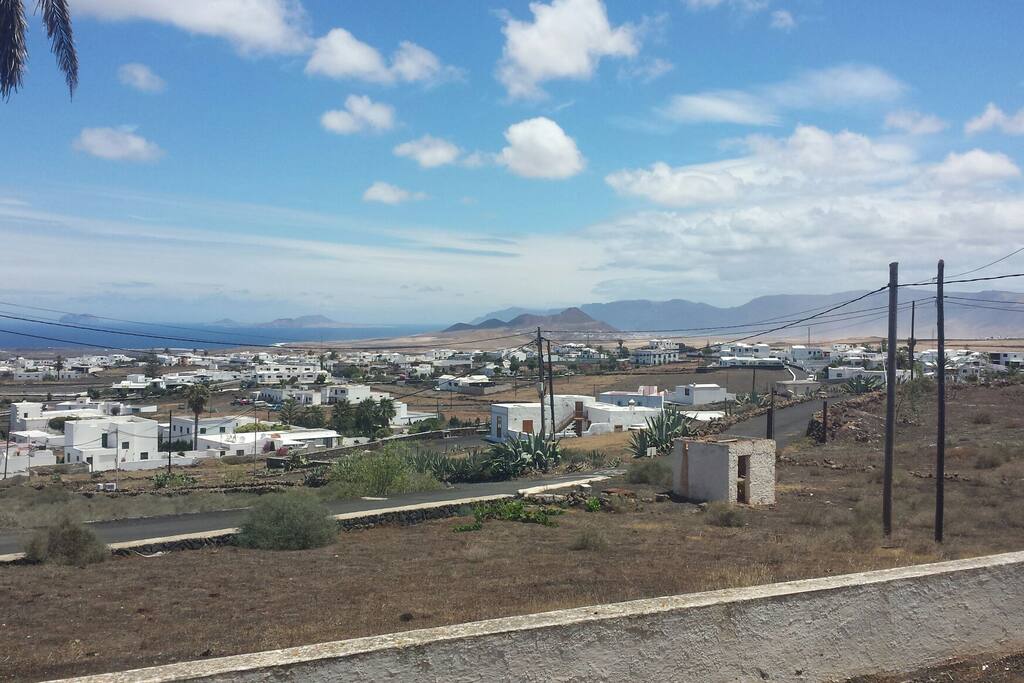 Tinajo es una ciudad campestre muy cercana a la Santa Sport, centro famoso para la élite deportiva.