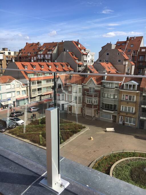 Uitzicht op het gezellig Kinkhoorn pleintje.
