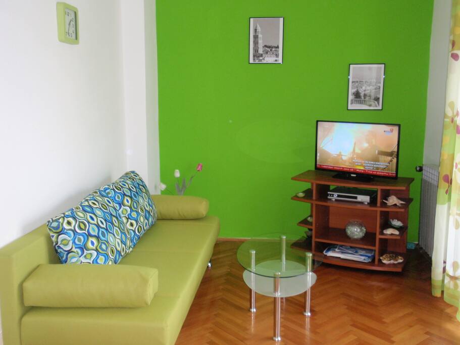 Pullout sofa, Living room
