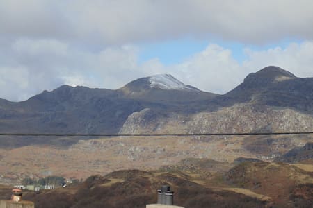 Cosy cottage with mountain views