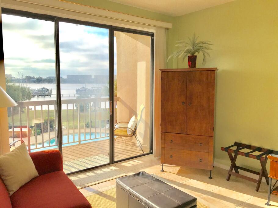 Perfectly Located & Sleeps 4!