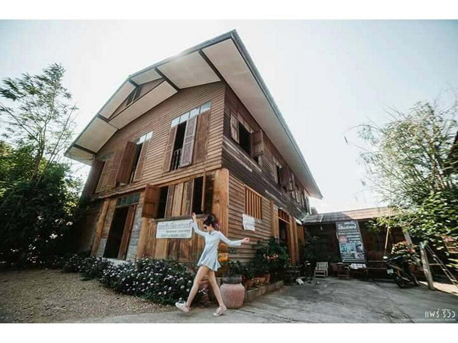 บ้านไม้สองชั้น เปิดเป็นที่พัก ให้เรียนรู้จักวิถีแห่งล้านนา