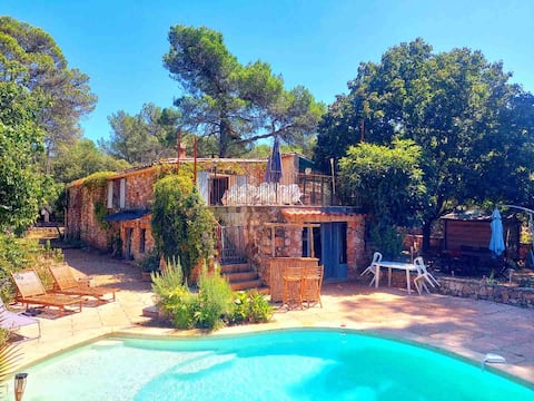 Beautiful sheepfold in the heart of the forest, swimming pool, lake