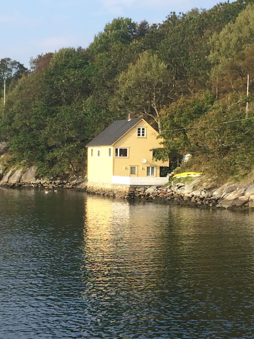 Kajakk og bading fra egen brygge