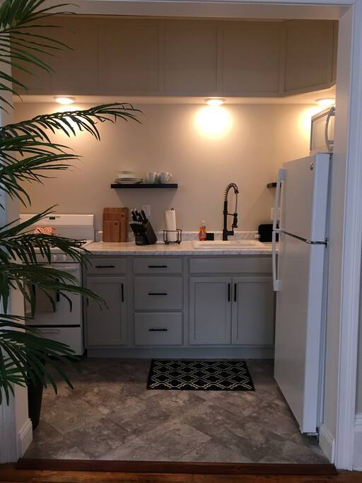 Kitchen, all cooking utensils provided