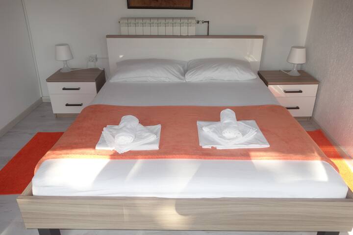 Beli Kriz Apartment