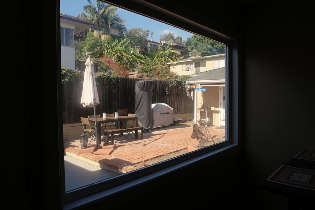 View to the outdoor living spaces from the breakfast nook