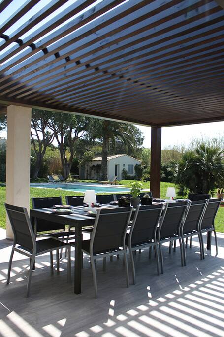 La salle à manger terrasse