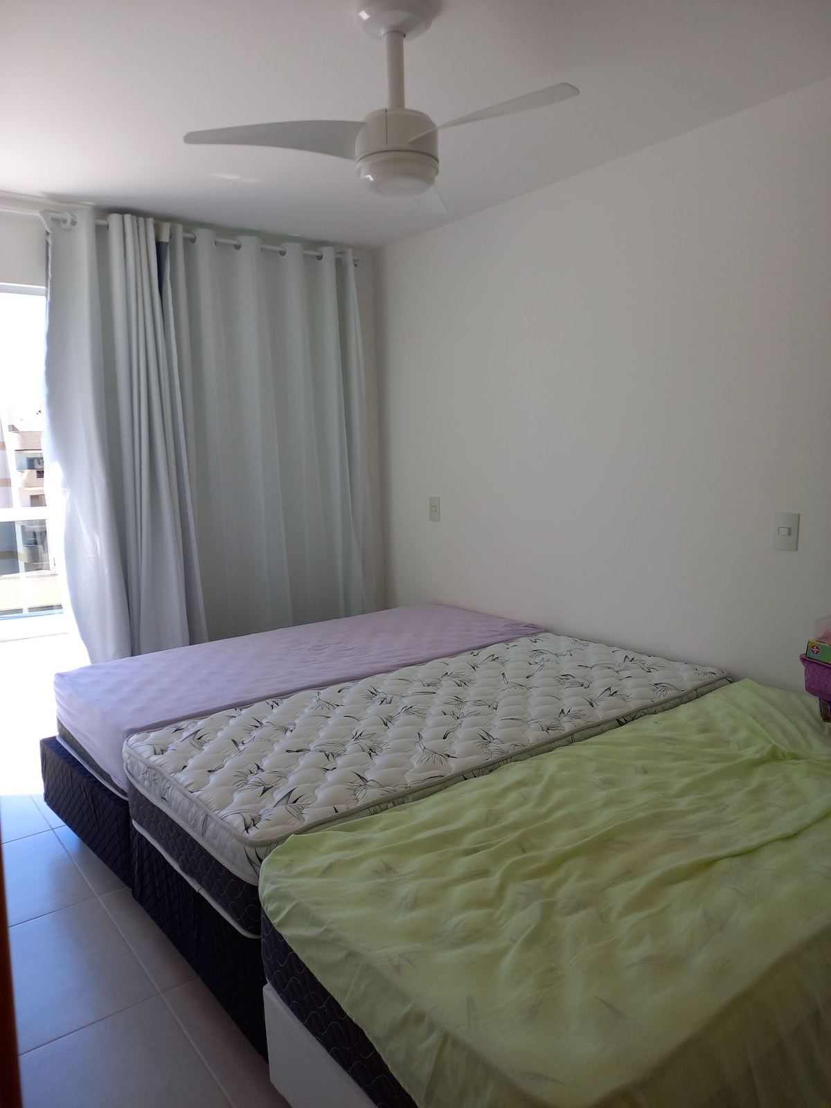 Dhomë gjumi 2 - 3 krevate tek