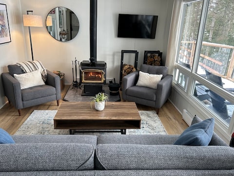 Successful Airbnb property: Birch Grove Cottage on Haliburton Lake in Dysart Et Al