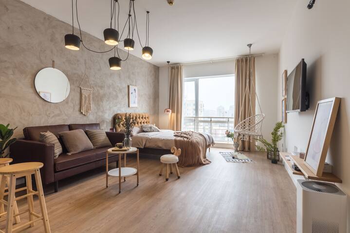 芳思 | 朝南观景公寓阳光摇椅 楼下劲松地铁口| 10分钟CBD国贸三里屯紧邻天坛北京站