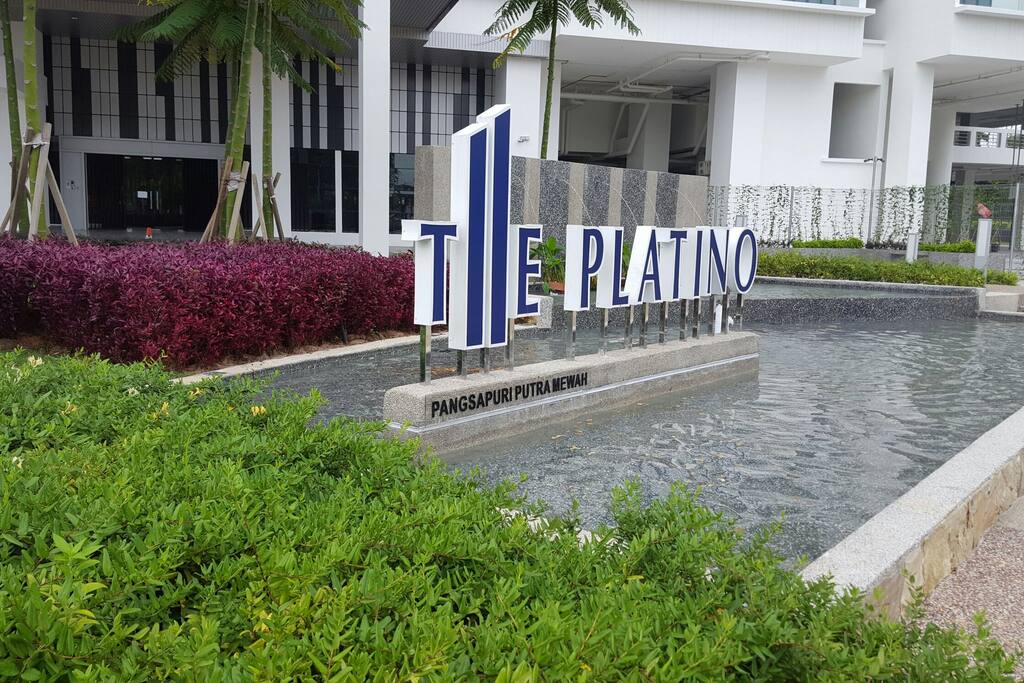 External view of unit - The Platino
