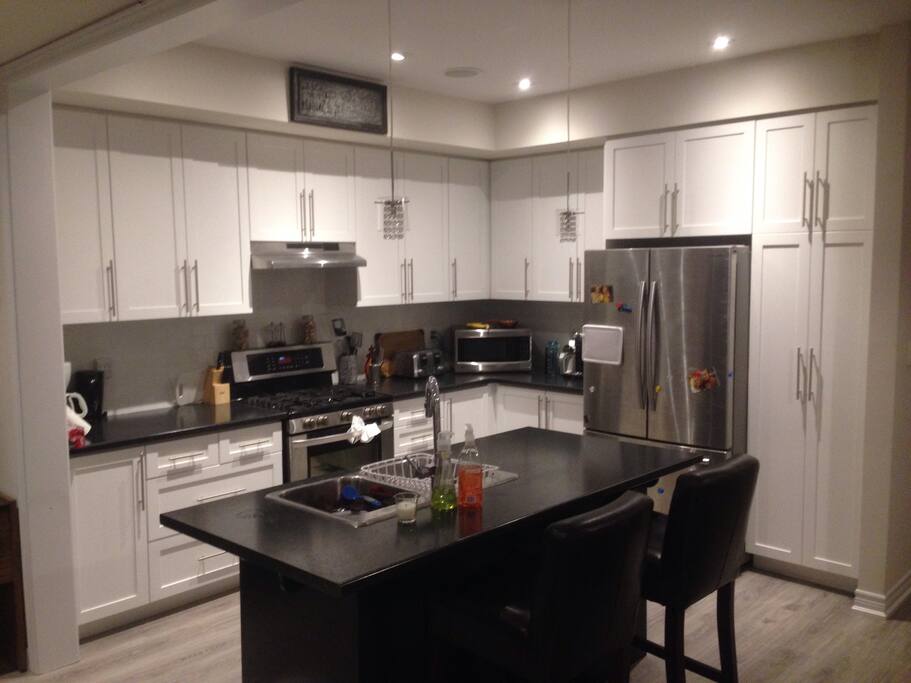 Kitchen w/ Island