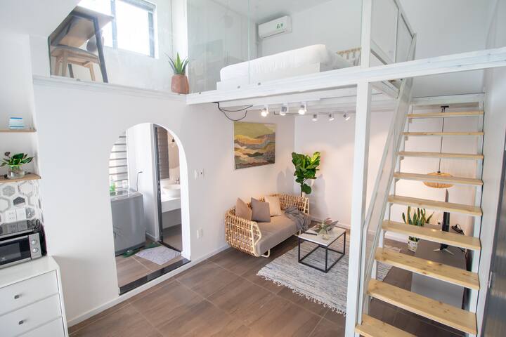 **POOL** - Modern Loft 302