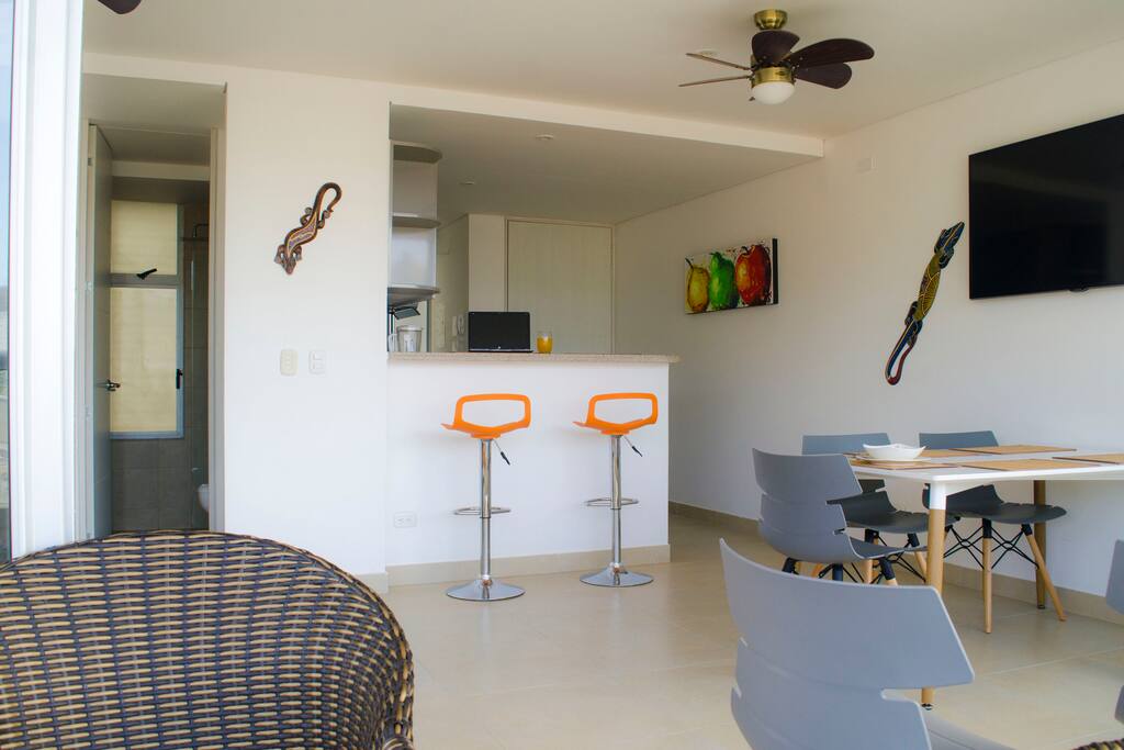 Sala Comedor y Barra en Cocina